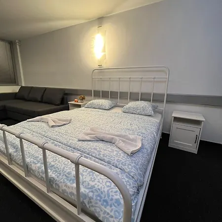 Rd6 Simple And Hostal